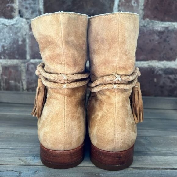 Frye Tina Camel Suede Whipstitch Tassel Ankle Boots Sz 6 - Picture 5 of 10